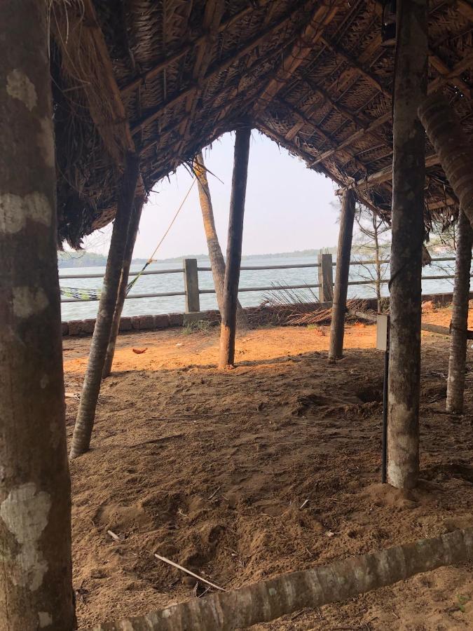Candlehut Homestay Nīleshwar Екстериор снимка